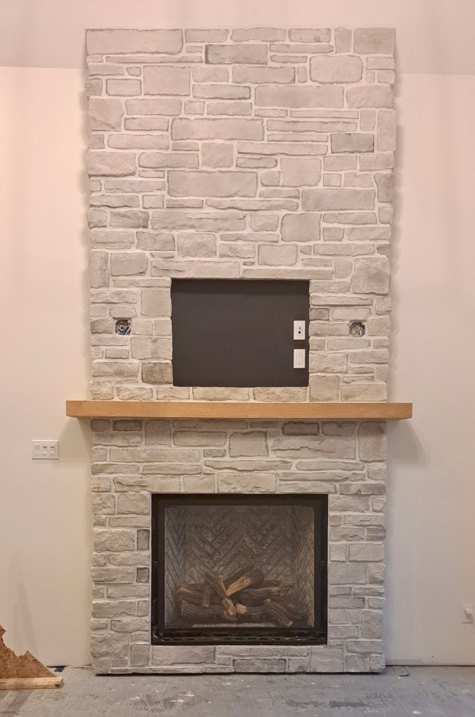 cheminée intérieure pierre